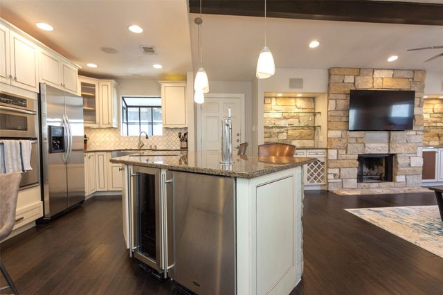 2410 Enfield RD 10, Austin, TX 78703