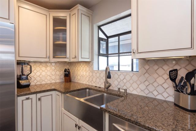 2410 Enfield RD 10, Austin, TX 78703