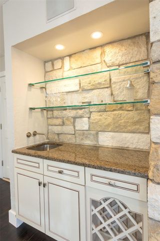 2410 Enfield RD 10, Austin, TX 78703