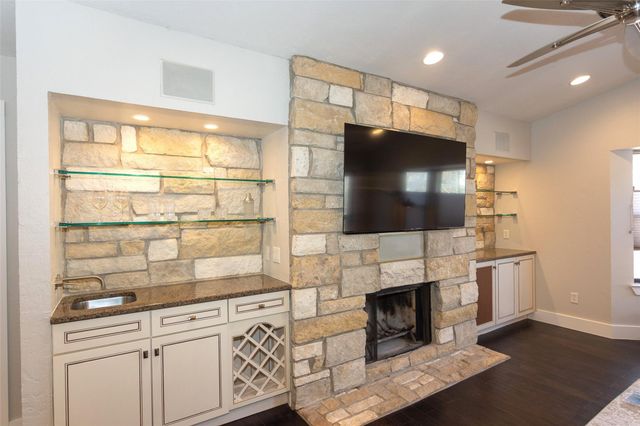 2410 Enfield RD 10, Austin, TX 78703