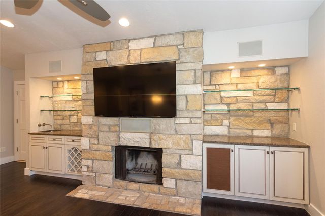 2410 Enfield RD 10, Austin, TX 78703