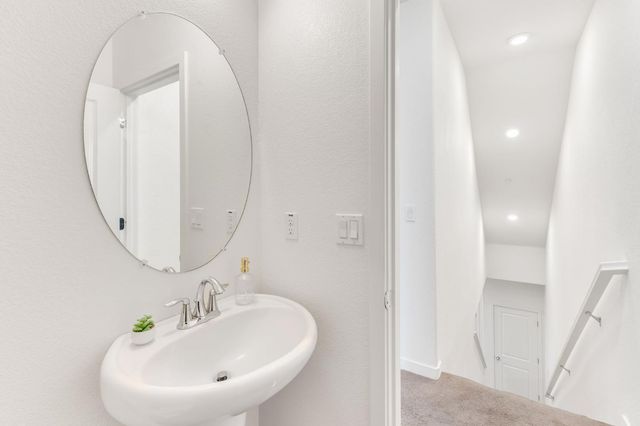 10946 International Dr, Rancho Cordova, CA 95670