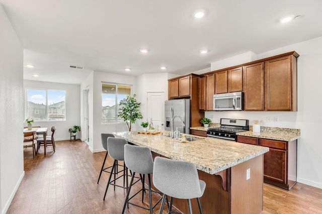 10946 International Dr, Rancho Cordova, CA 95670