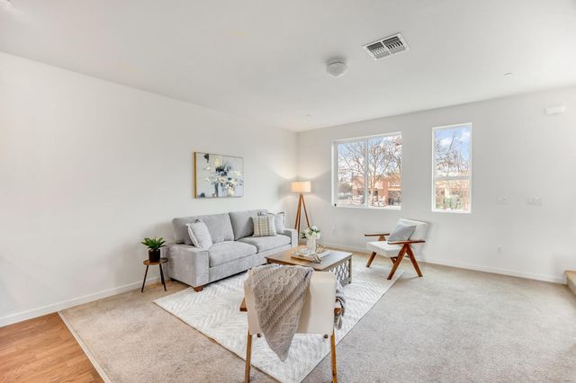 10946 International Dr, Rancho Cordova, CA 95670