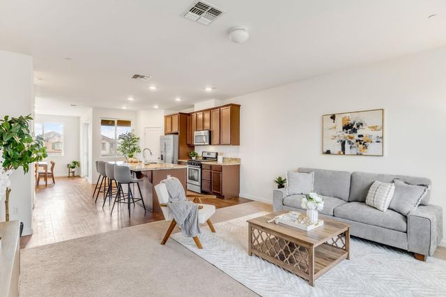 10946 International Dr, Rancho Cordova, CA 95670