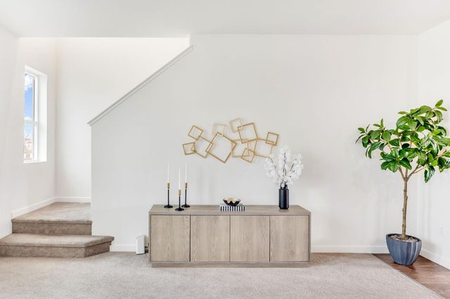 10946 International Dr, Rancho Cordova, CA 95670