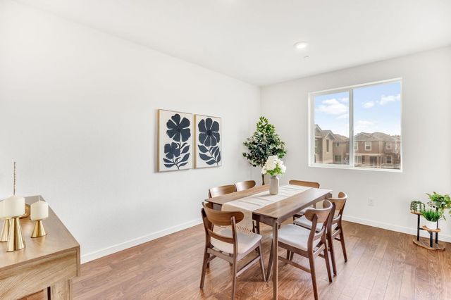 10946 International Dr, Rancho Cordova, CA 95670