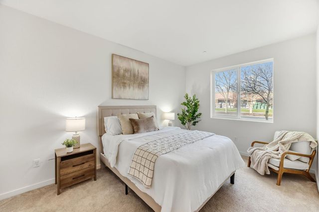 10946 International Dr, Rancho Cordova, CA 95670