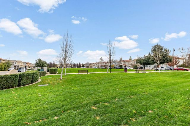 10946 International Dr, Rancho Cordova, CA 95670