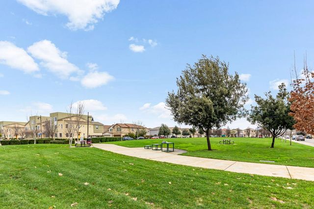 10946 International Dr, Rancho Cordova, CA 95670