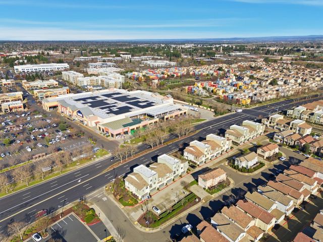 10946 International Dr, Rancho Cordova, CA 95670