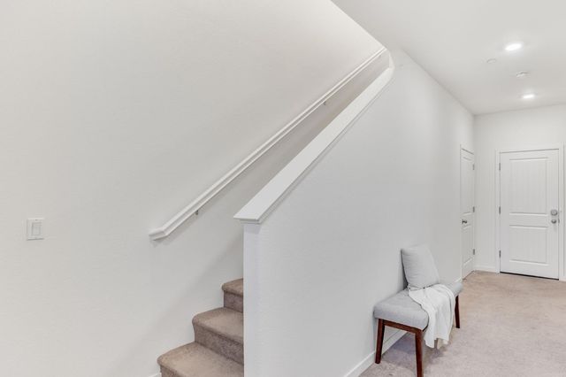 10946 International Dr, Rancho Cordova, CA 95670