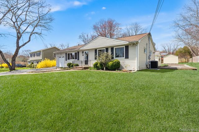 3453 Flanders Drive, Yorktown Heights, NY 10598