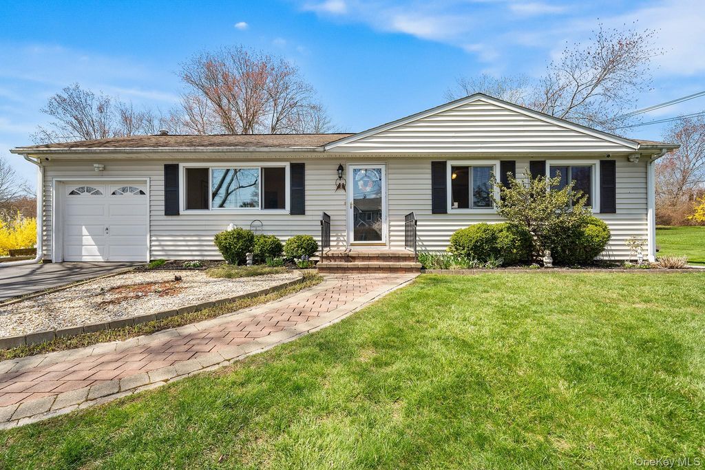 3453 Flanders Drive, Yorktown Heights, NY 10598