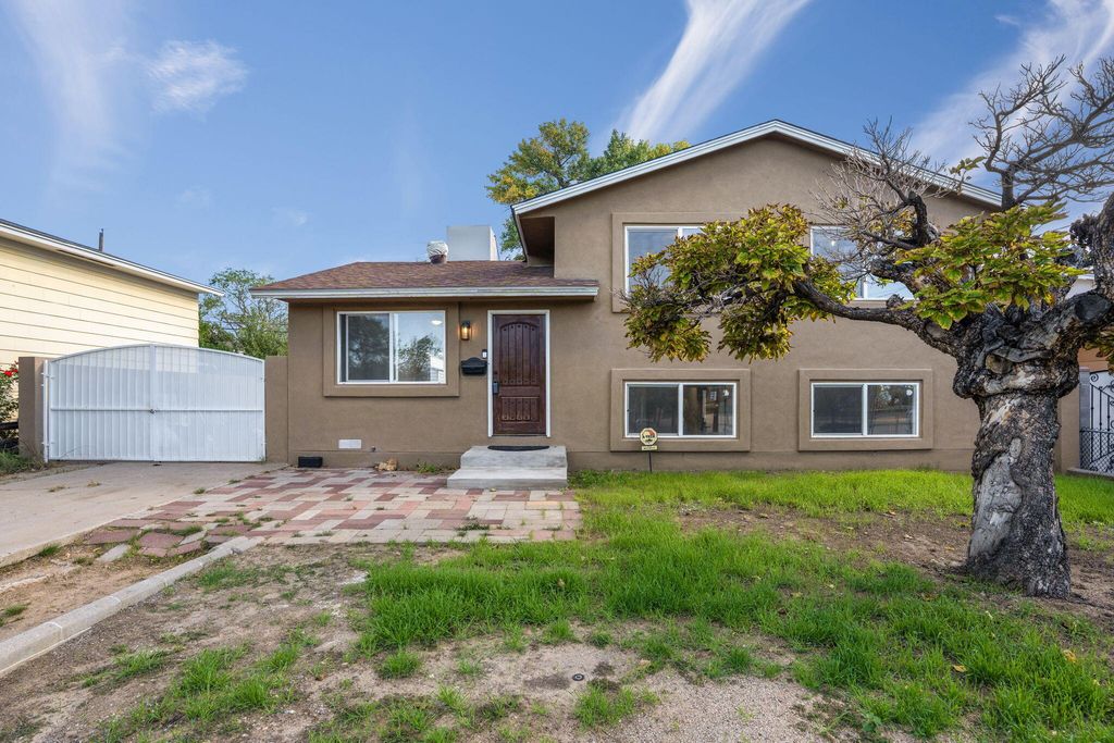 10708 Lexington Avenue NE, Albuquerque, NM 87112