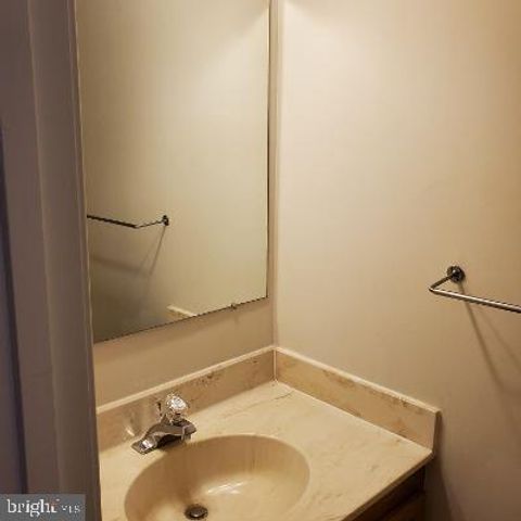 1232 N VERNON ST, Arlington, VA 22201