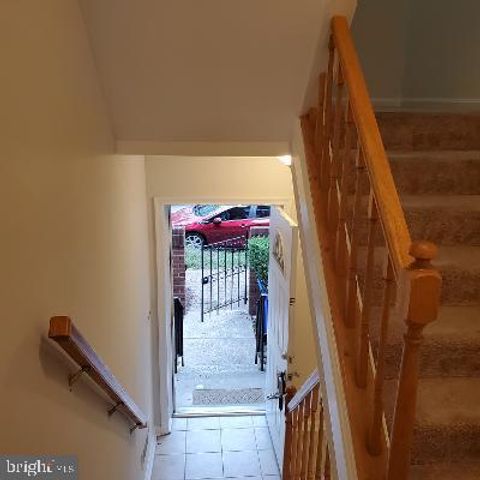 1232 N VERNON ST, Arlington, VA 22201