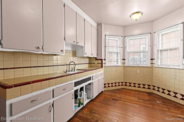 16167 Gilchrist Street, Detroit, MI 48235