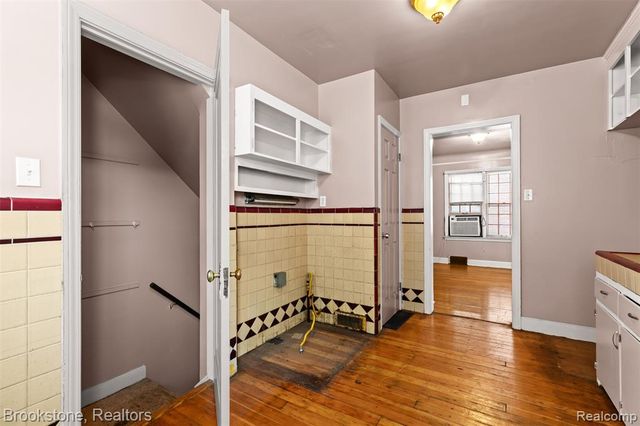 16167 Gilchrist Street, Detroit, MI 48235