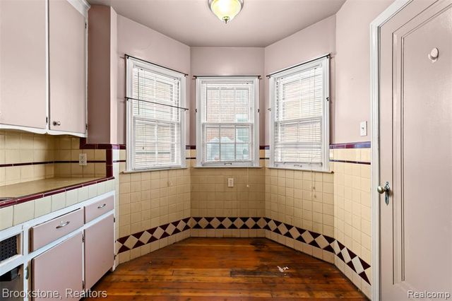 16167 Gilchrist Street, Detroit, MI 48235