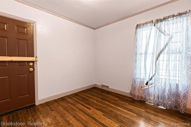 16167 Gilchrist Street, Detroit, MI 48235