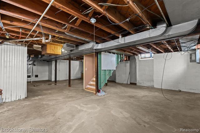 16167 Gilchrist Street, Detroit, MI 48235