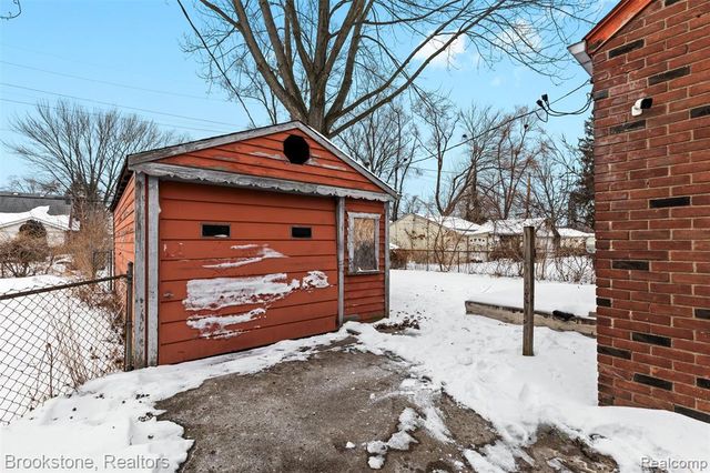 16167 Gilchrist Street, Detroit, MI 48235