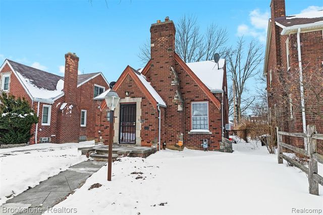 16167 Gilchrist Street, Detroit, MI 48235