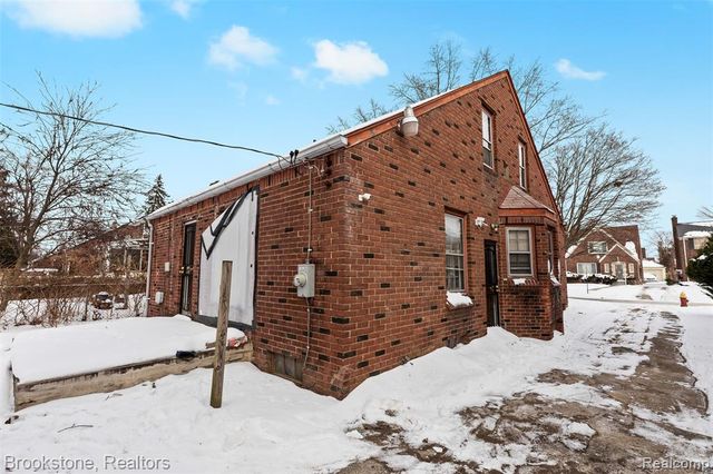 16167 Gilchrist Street, Detroit, MI 48235