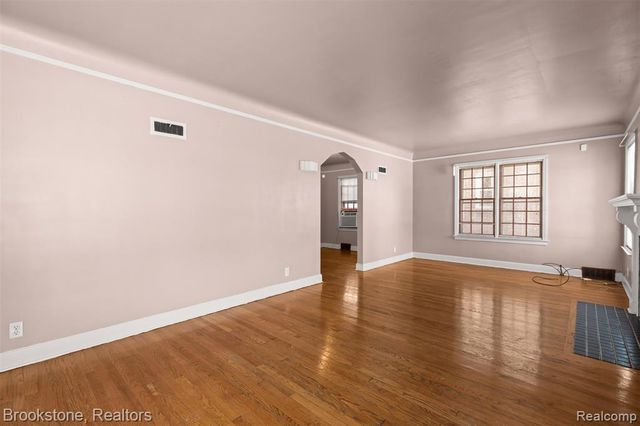 16167 Gilchrist Street, Detroit, MI 48235