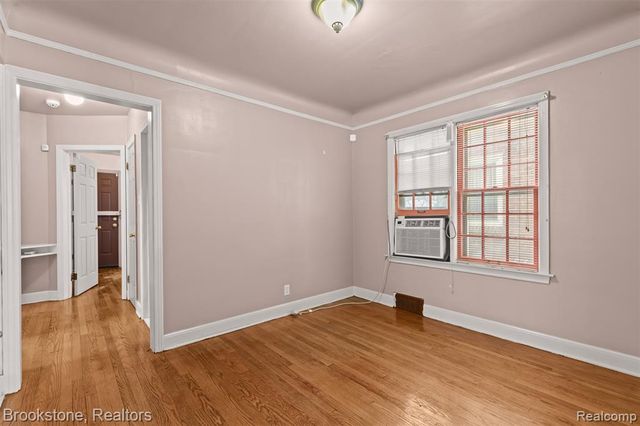 16167 Gilchrist Street, Detroit, MI 48235