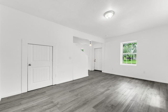 1201 W Chase Street, Springfield, MO 65803