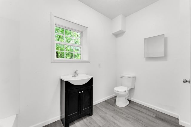 1201 W Chase Street, Springfield, MO 65803