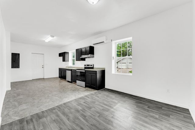 1201 W Chase Street, Springfield, MO 65803