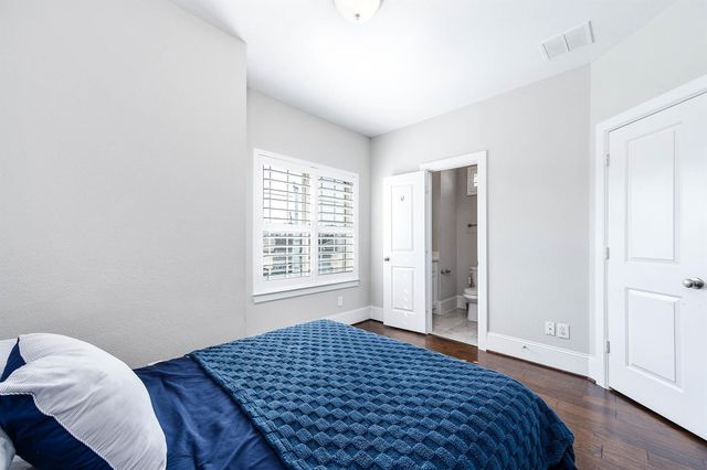 11027 Acorn Falls Drive, Houston, TX 77043