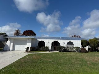 434 SE Sunnydale Lane, Port St. Lucie, Port St Lucie, FL 34983