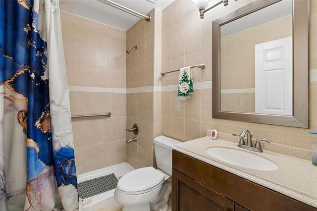 1008 OLD BARN ROAD, Orlando, FL 32825