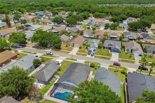 1008 OLD BARN ROAD, Orlando, FL 32825