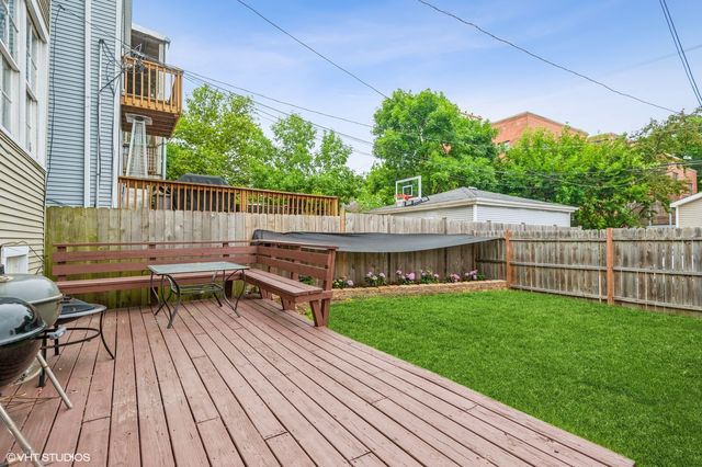 1652 W Nelson Street 2, Chicago, IL 60657