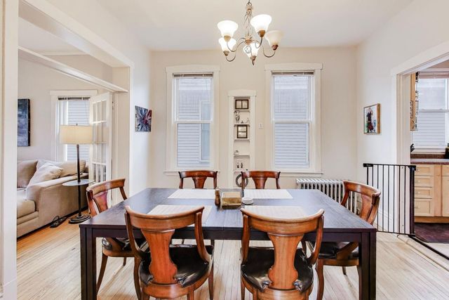 1652 W Nelson Street 2, Chicago, IL 60657