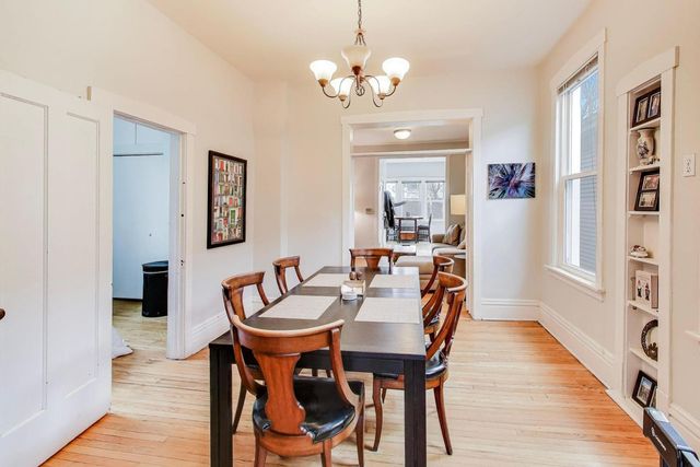 1652 W Nelson Street 2, Chicago, IL 60657