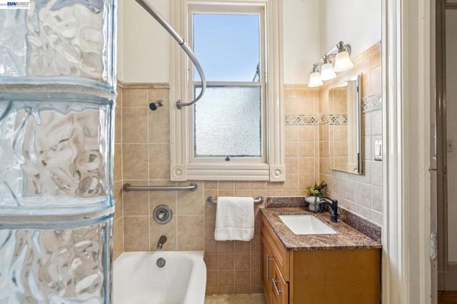 1801 Buena Vista Ave, Alameda, CA 94501