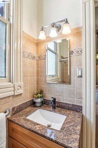1801 Buena Vista Ave, Alameda, CA 94501