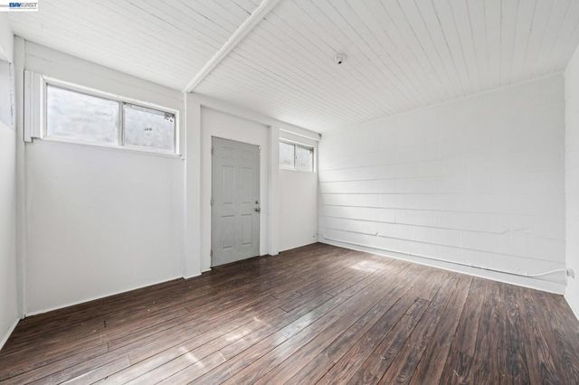 1801 Buena Vista Ave, Alameda, CA 94501