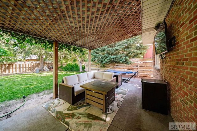 240 Tautphaus Drive, Idaho Falls, ID 83402