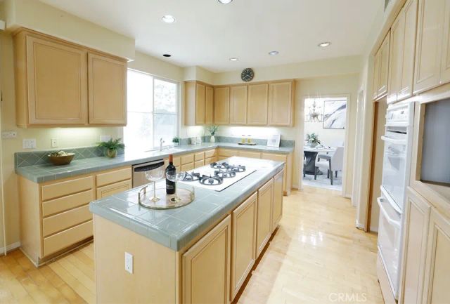 60 Edenbrook, Irvine, CA 92620