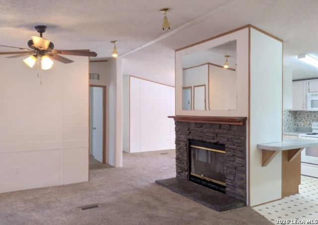 4518 Waterwood Pass, Elmendorf, TX 78112