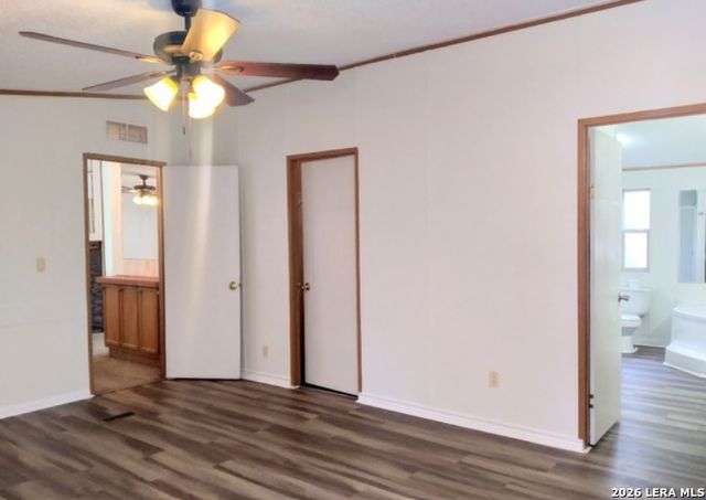 4518 Waterwood Pass, Elmendorf, TX 78112