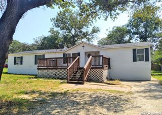 4518 Waterwood Pass, Elmendorf, TX 78112