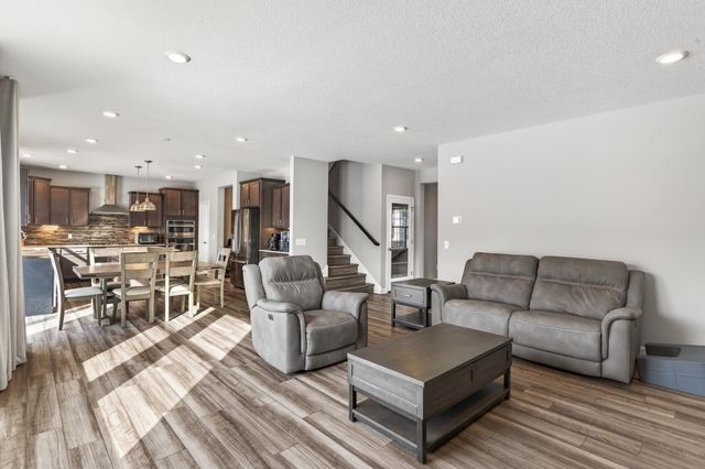 2150 Johanna Circle, Hugo, MN 55038